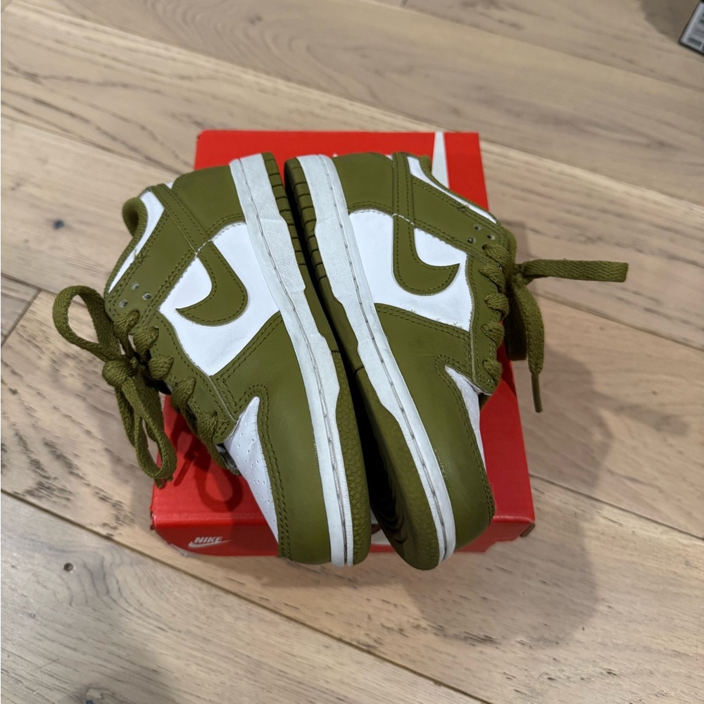 Nike Dunk Low Moss Green - Picture 2 of 3